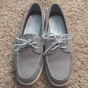 Gray sperry’s